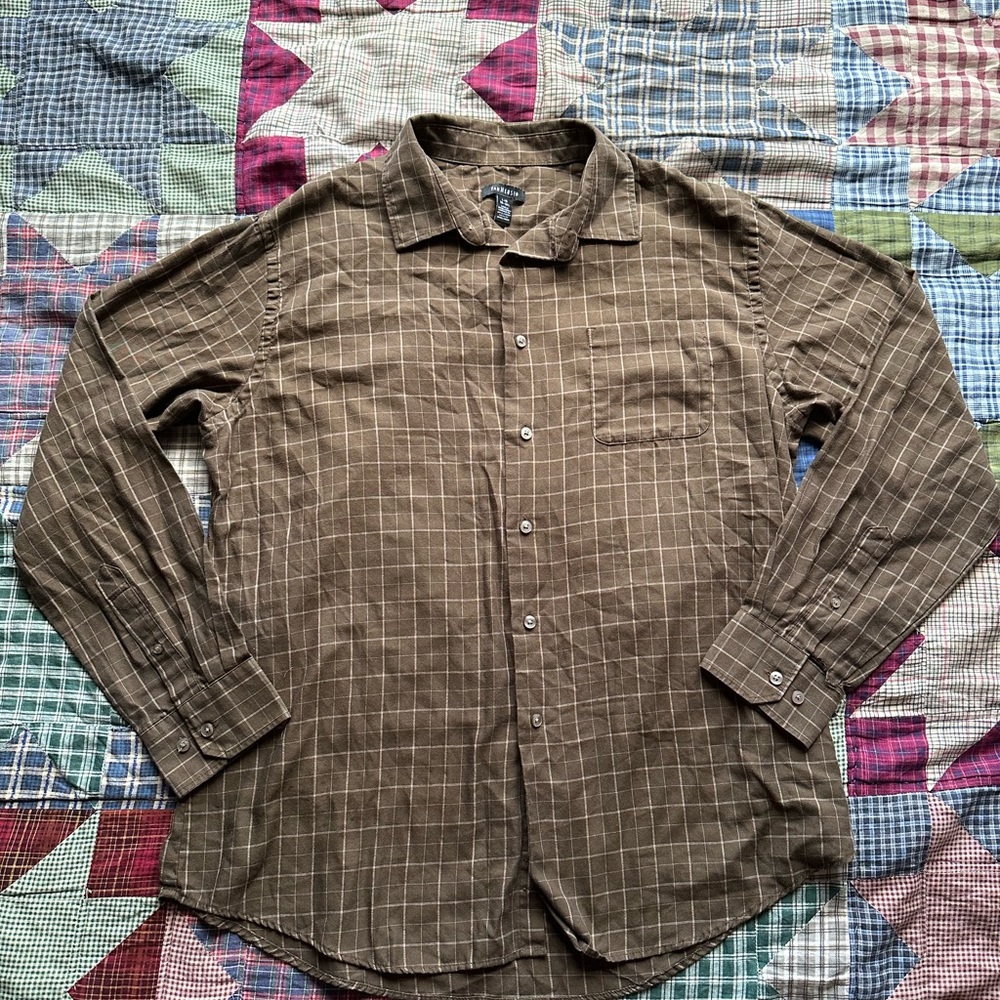 BROWN PLAID BUTTON UP